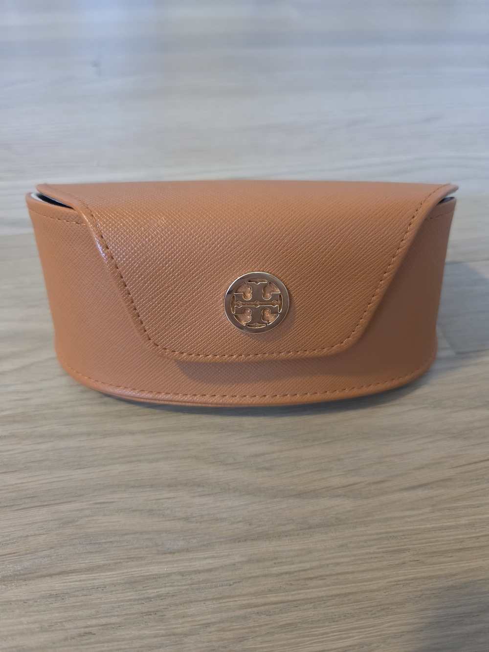 Tory Burch Black Oversized Sunglasses with Orange Case - Picture 3 of 5
